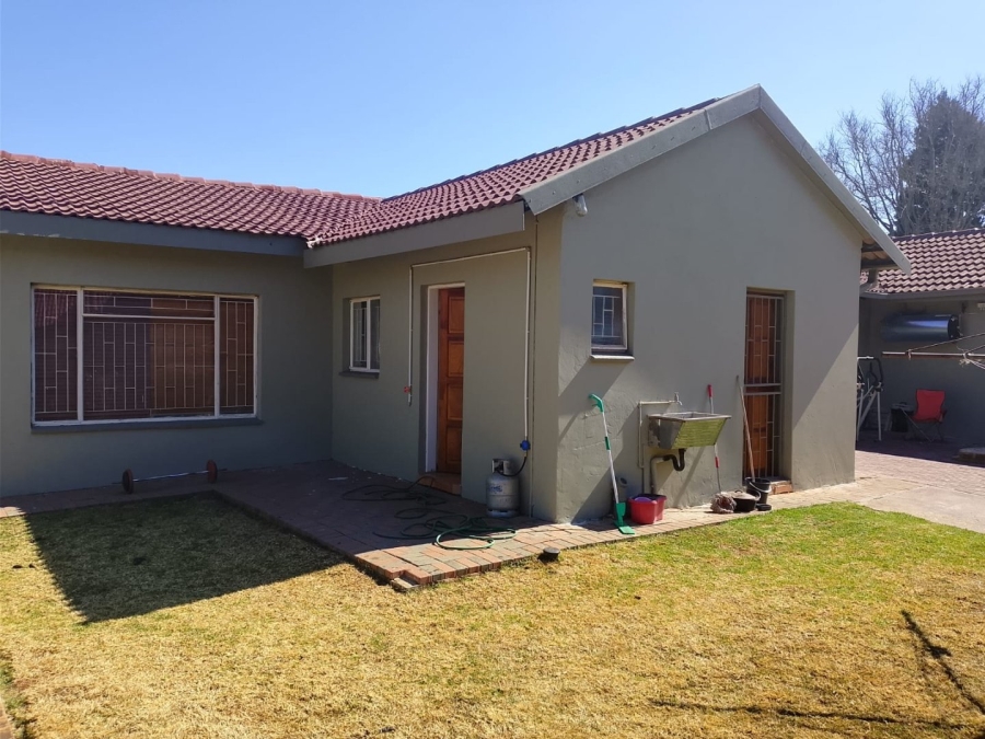 4 Bedroom Property for Sale in Flamwood North West